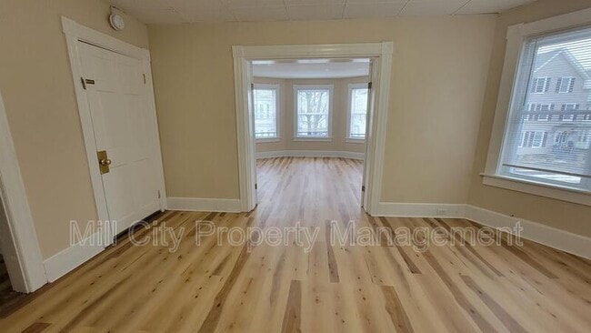 Building Photo - 414 Cedar St