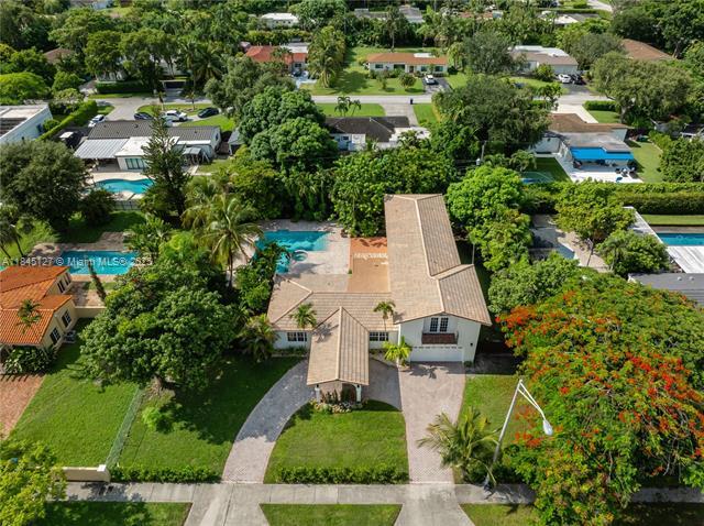 Building Photo - 7100 SW 56th St