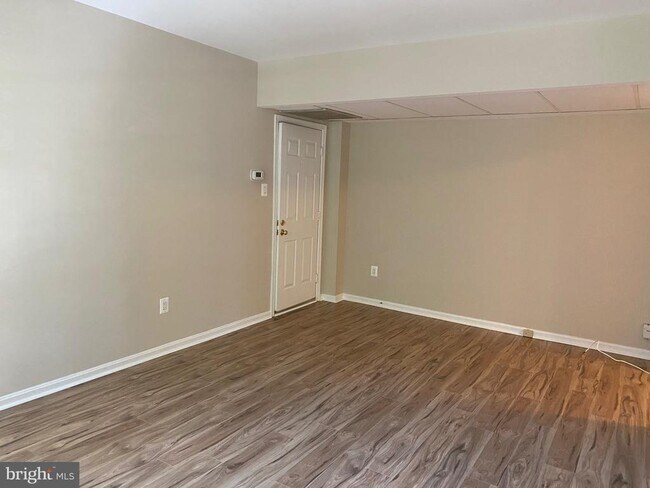 Building Photo - 1805 Key Blvd