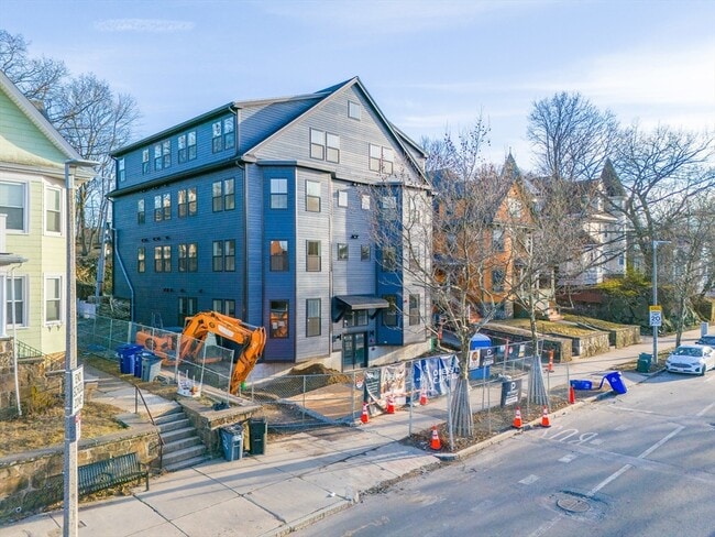 Building Photo - 584 Cambridge St