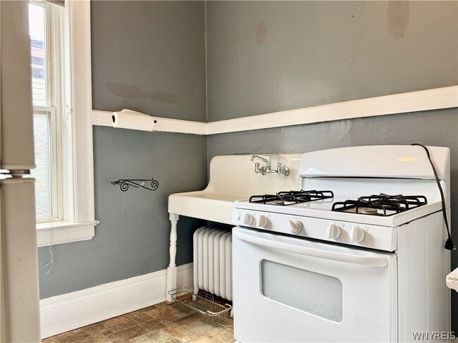 Building Photo - 246 Bryant St