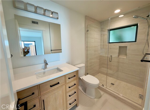 Building Photo - 230 Fairview St