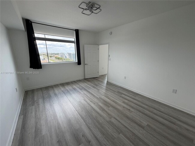 Building Photo - 140 S Dixie Hwy