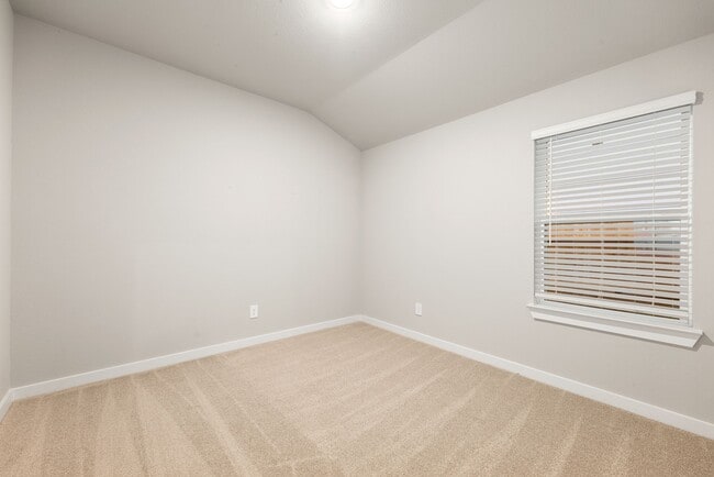 Building Photo - 6623 Castella Dr