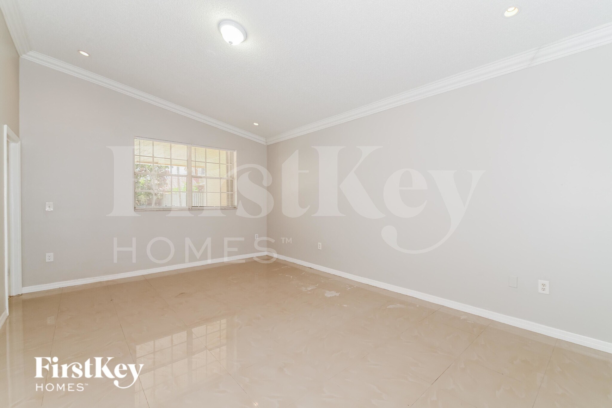Building Photo - 10901 SW 161st Pl