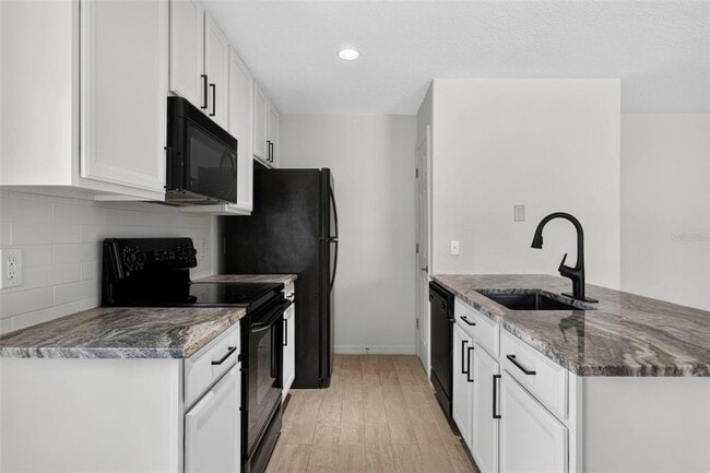 Building Photo - 2074 Shaw Ln