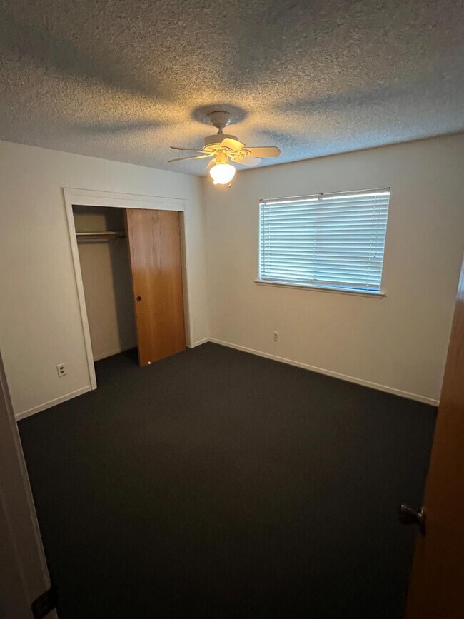 Building Photo - 17495 Melba Dr E