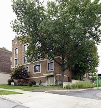 Building Photo - Middlehurst Apartments