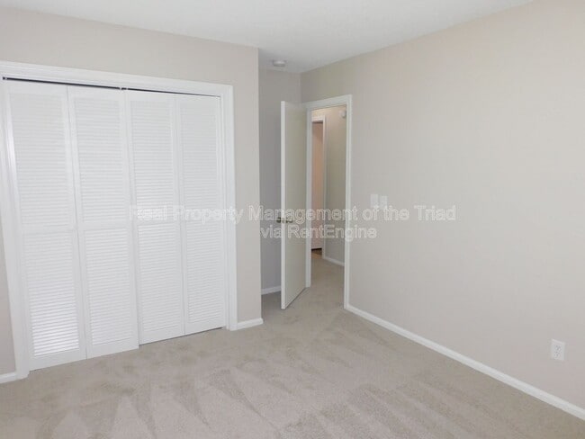 Building Photo - 911 Tipperary Dr