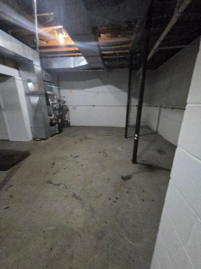Building Photo - Spacious 3-Bedroom Condo in Gated Communit...