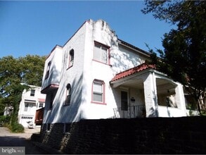 Building Photo - 3439 Barclay St