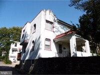 Building Photo - 3439 Barclay St