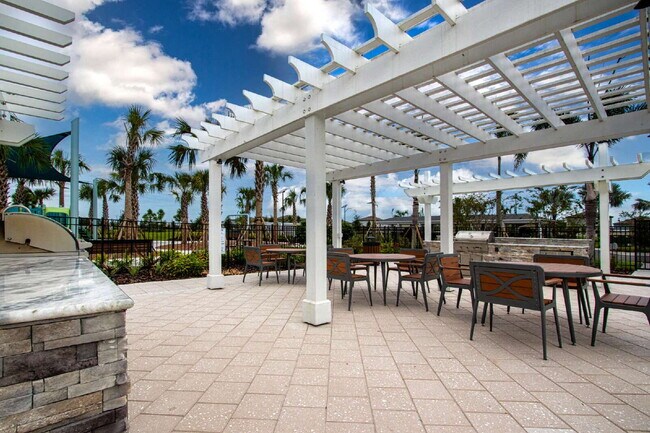 Building Photo - Lakeside Luxury in Parrish - 5 Bedroom BRA...