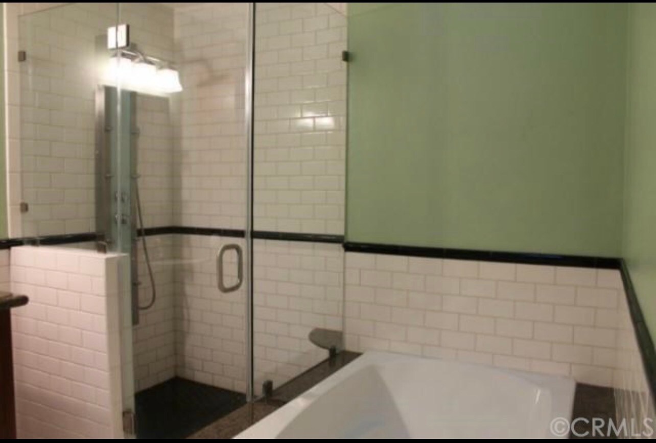 Building Photo - 340 Spinnaker Way