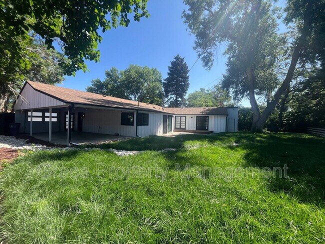 Building Photo - 4890 E Kansas Dr