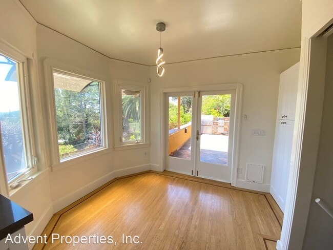 Building Photo - 3 br, 2 bath House - 4739 El Centro Ave