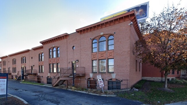 Griffin House - Griffin House Apartments