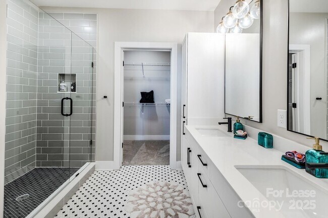 Building Photo - 101 W Morehead St