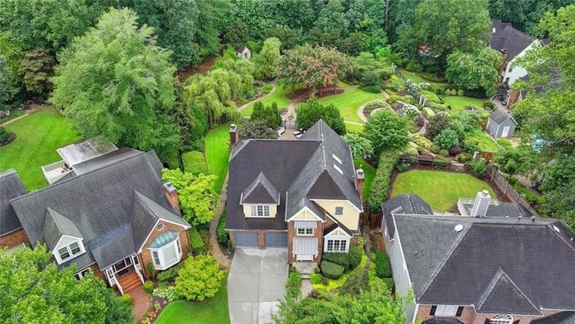 Building Photo - 2611 Briers N Dr