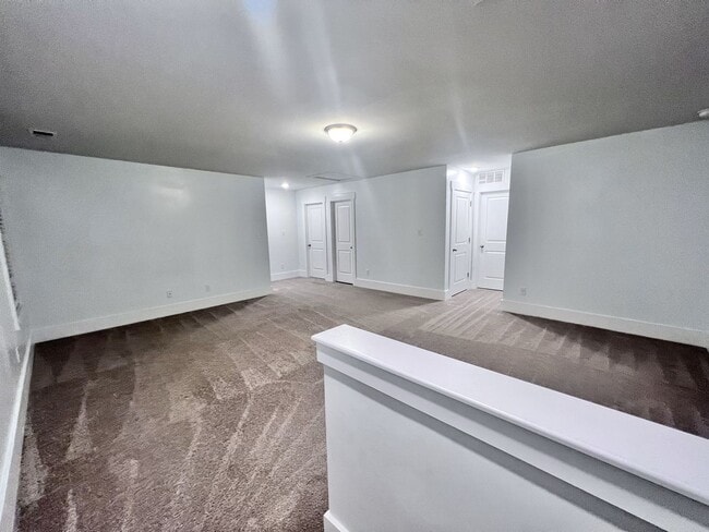 Building Photo - Magnificent 4 Bedroom Home!!