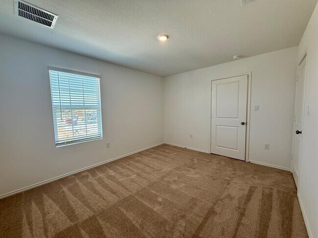 Building Photo - 306 Camargue Dr