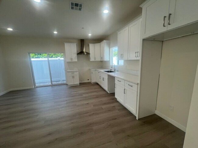 Building Photo - 7317-7321 Garden Grove Avenue