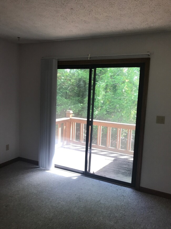 Building Photo - Willow Bend Beauty