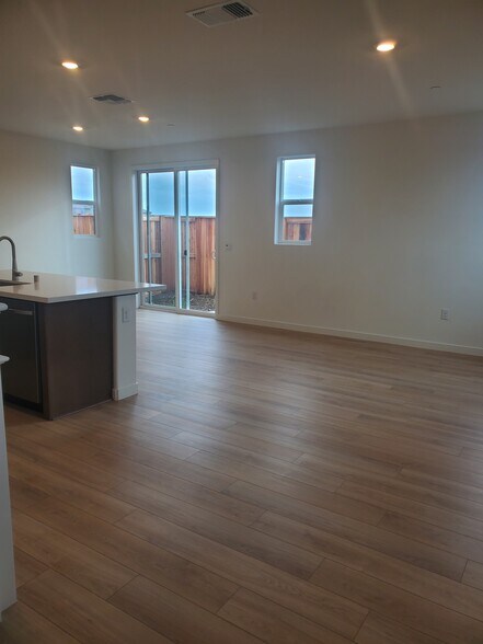 Building Photo - 1112 Bengal Loop