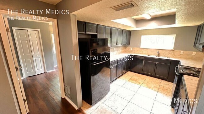 Building Photo - 1073 Leeward Dr