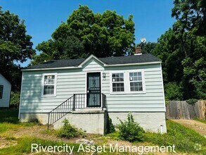 Building Photo - HUGE BACKYARD!!!!!! SECTION 8 FRIENDLY, RE...