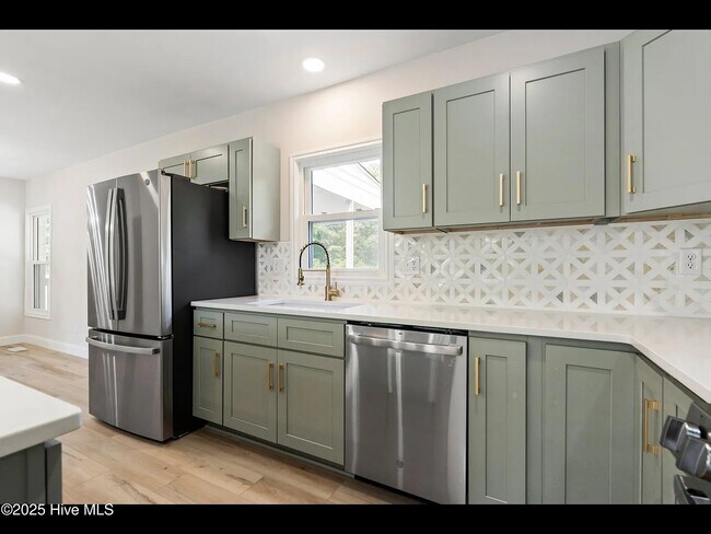 Building Photo - 109 Inlet Ct