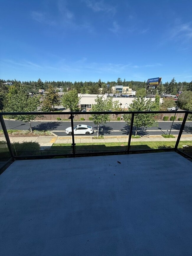 Building Photo - 3bd/2.25ba Lake Forest Park Townhome