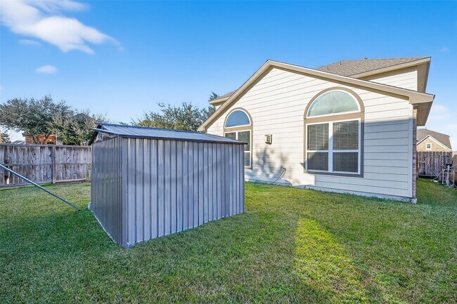 Building Photo - 20515 Bandrock Terrace