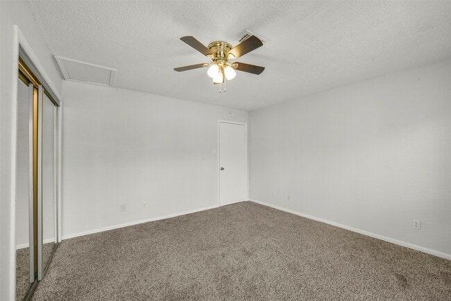 Building Photo - 2277 S Kirkwood Rd