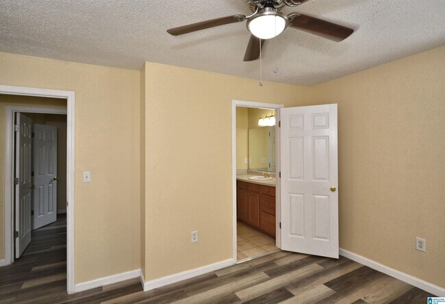 Building Photo - 1721 Maralyn Dr
