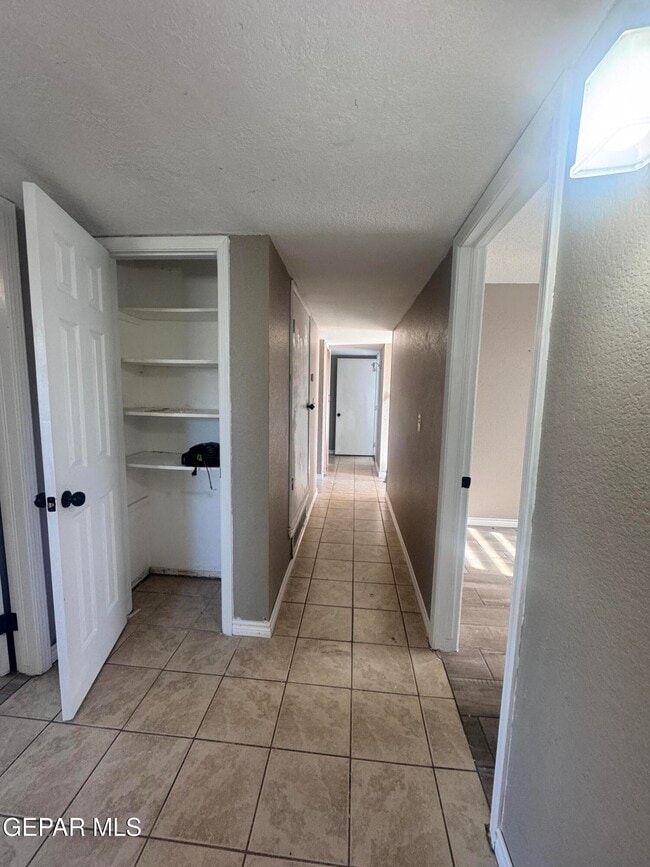 Building Photo - 701 Porras Dr