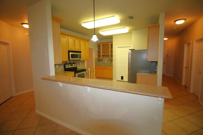 Building Photo - 2908 Tucson Dr