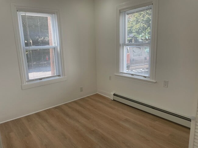 Building Photo - 205 Ives St