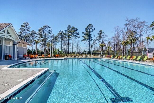 Building Photo - 3253 Gardenwood Dr