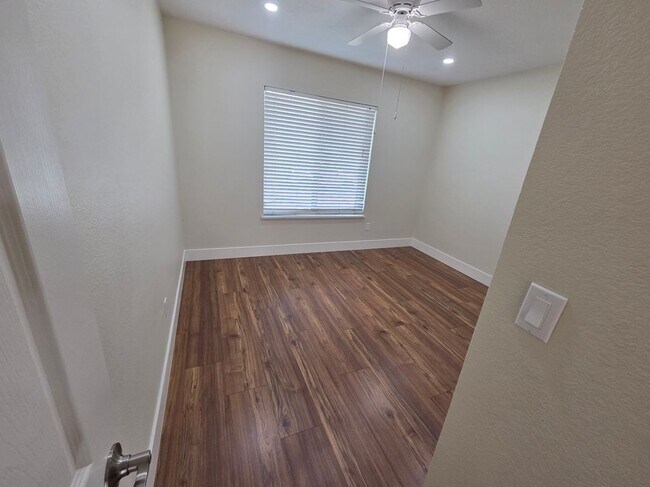 Building Photo - 616 Placer Ln