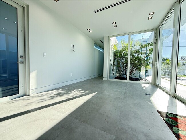 Building Photo - 12245 SW 29th Terrace