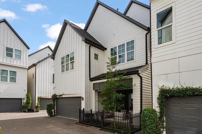 Building Photo - 1217 Timbergrove Acres St.