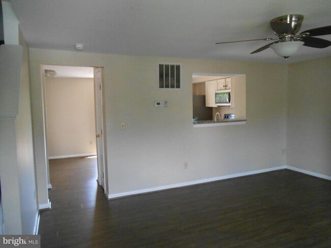 Building Photo - 131 Township Ct