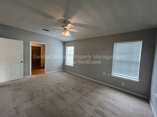 Building Photo - 174 Wildflower Ln