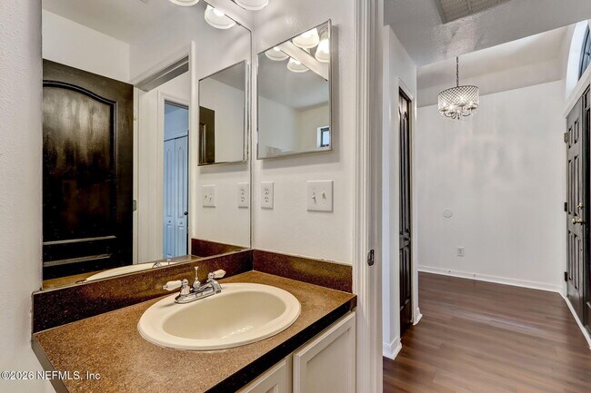 Building Photo - 566 Longmill Ln