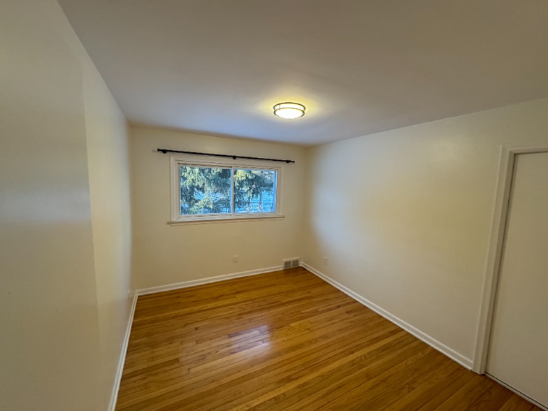 Building Photo - 8701 Brookville Rd