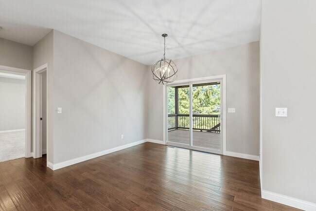 Building Photo - 1605 Labrador Dr