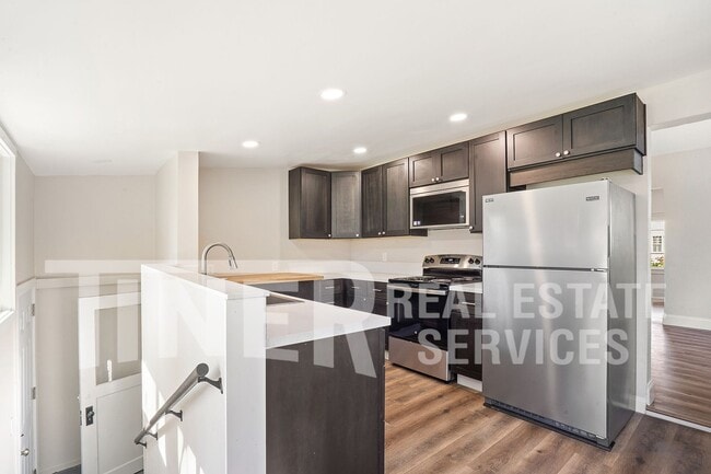 Building Photo - 4456 G St