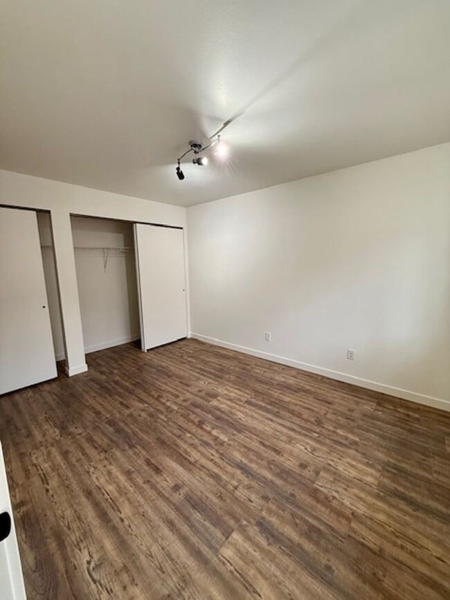 Building Photo - 1290 NW Knoxville Blvd