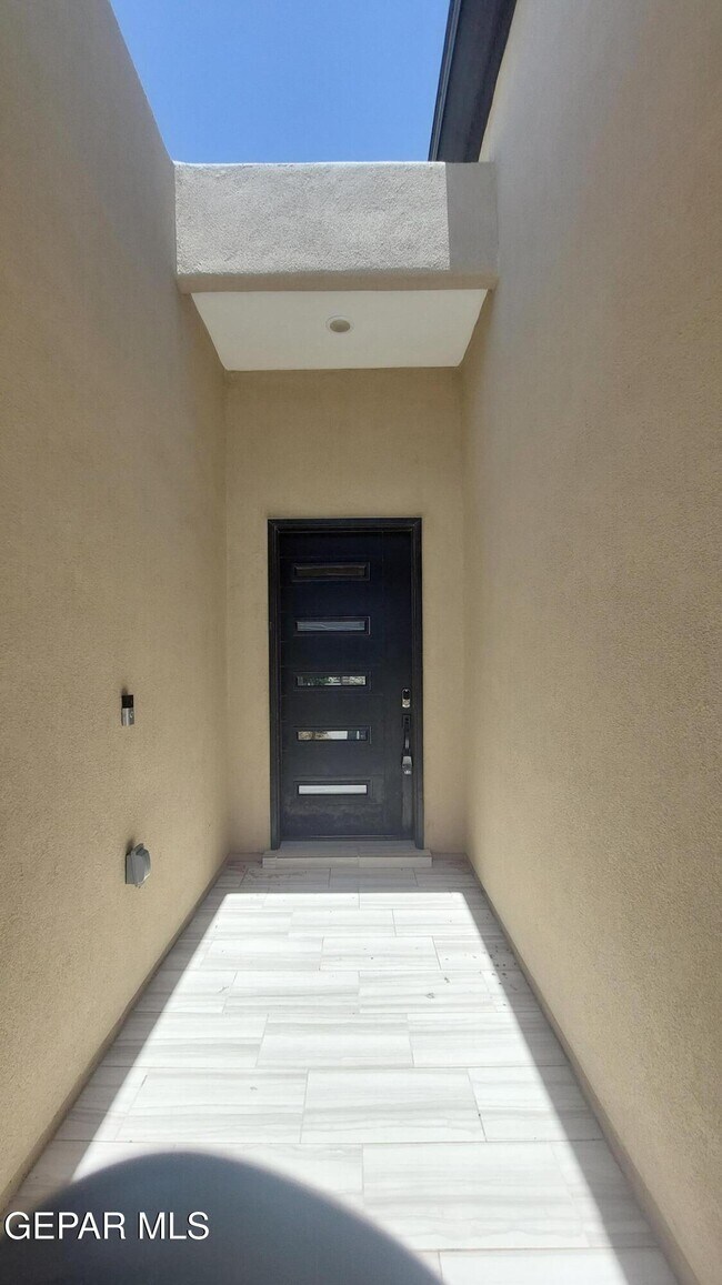 Building Photo - 12349 Desert Wolf Ave